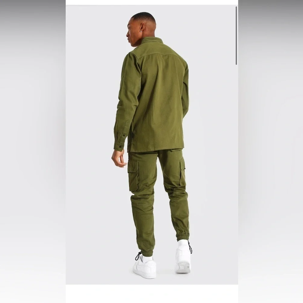 BOOHOOMAN OFFICIAL MAN UTILITY SHIRT & TROUSER SET